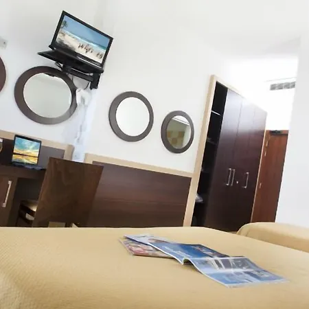 San Salvador ホテル 3*