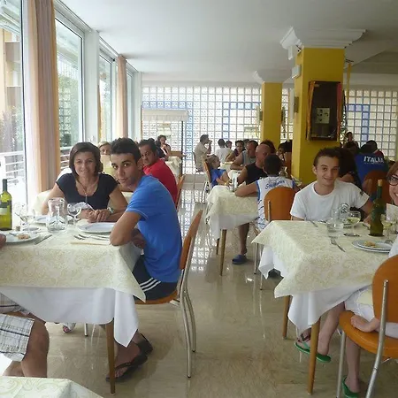 ホテル San Salvador ベラーリア・イジェア・マリーナ