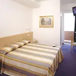 San Salvador 3*